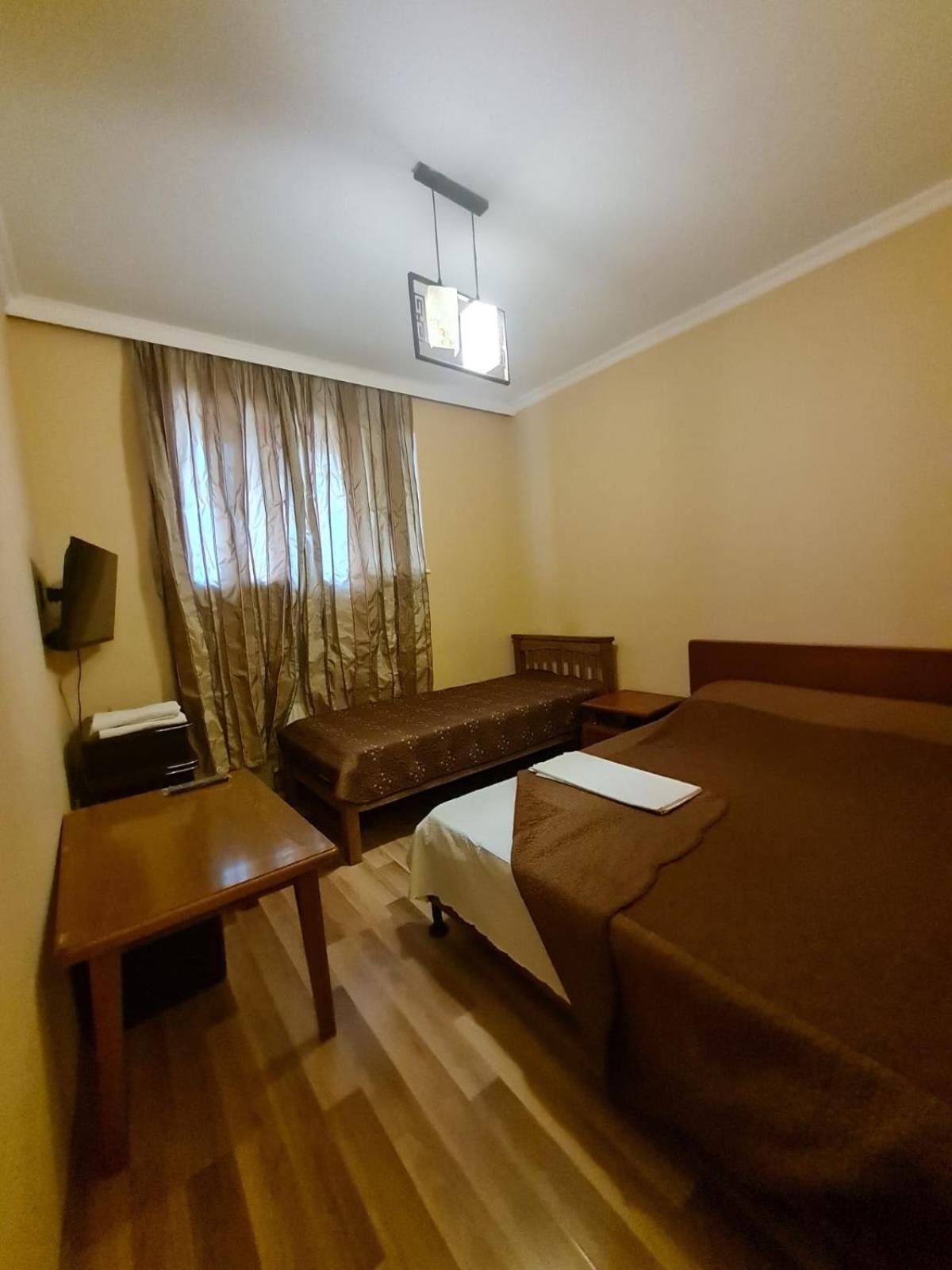 Piano Hotel Tbilisi Eksteriør bilde
